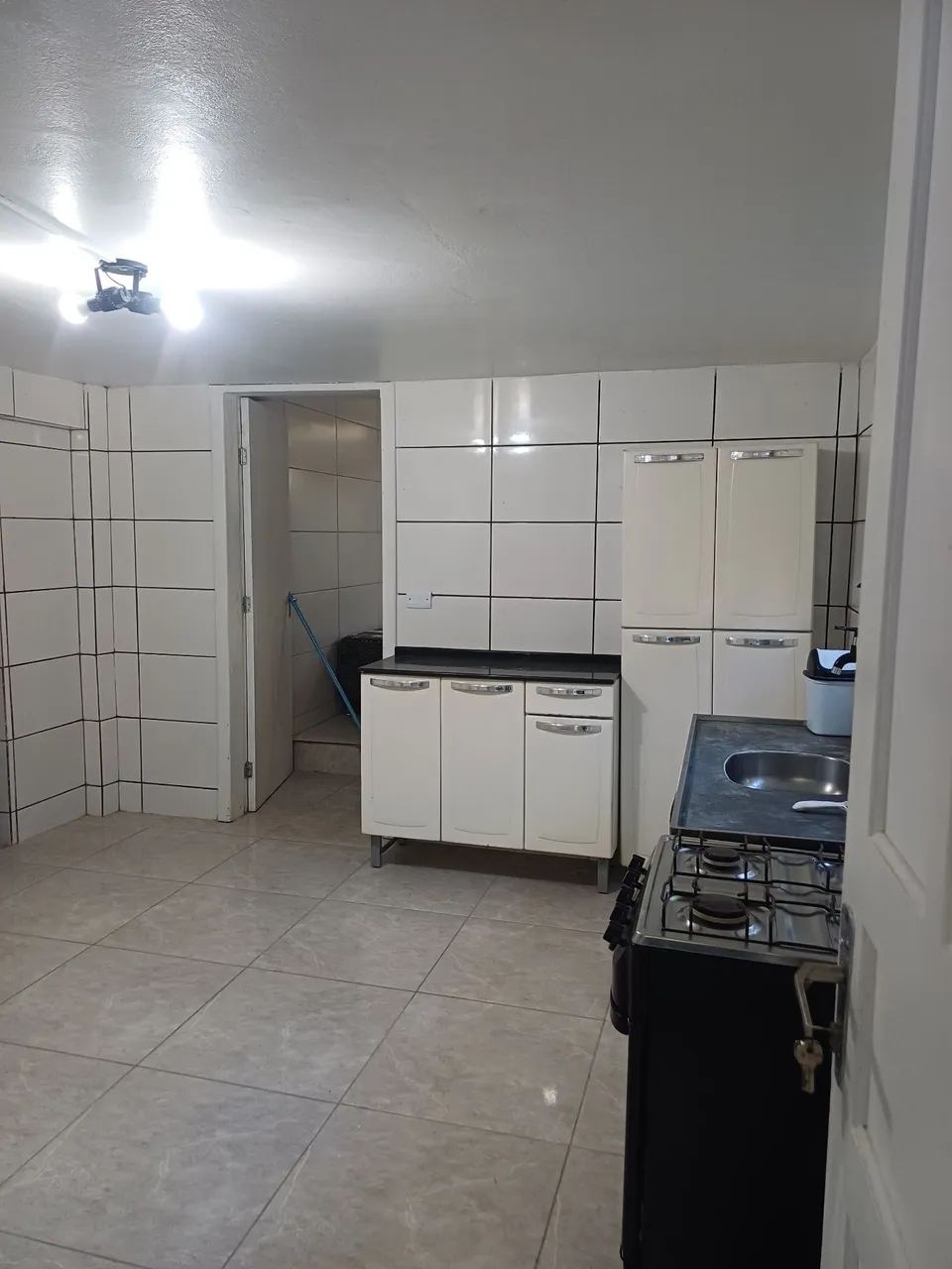 Unfurnished studio with 1 bedroom and 1 bathroom — photo 3