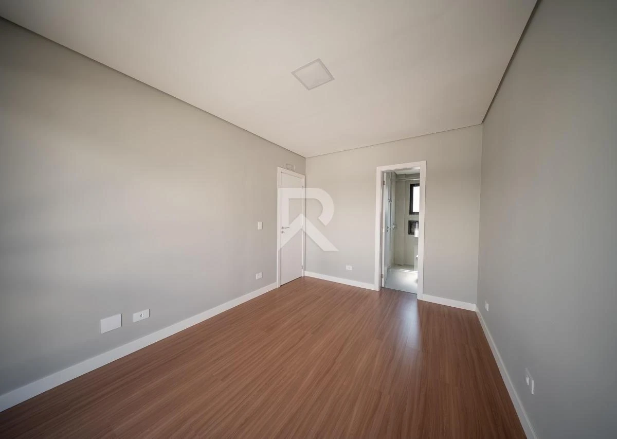 Floor-to-ceiling windows in a 3-bedroom house, 97 m² — photo 6