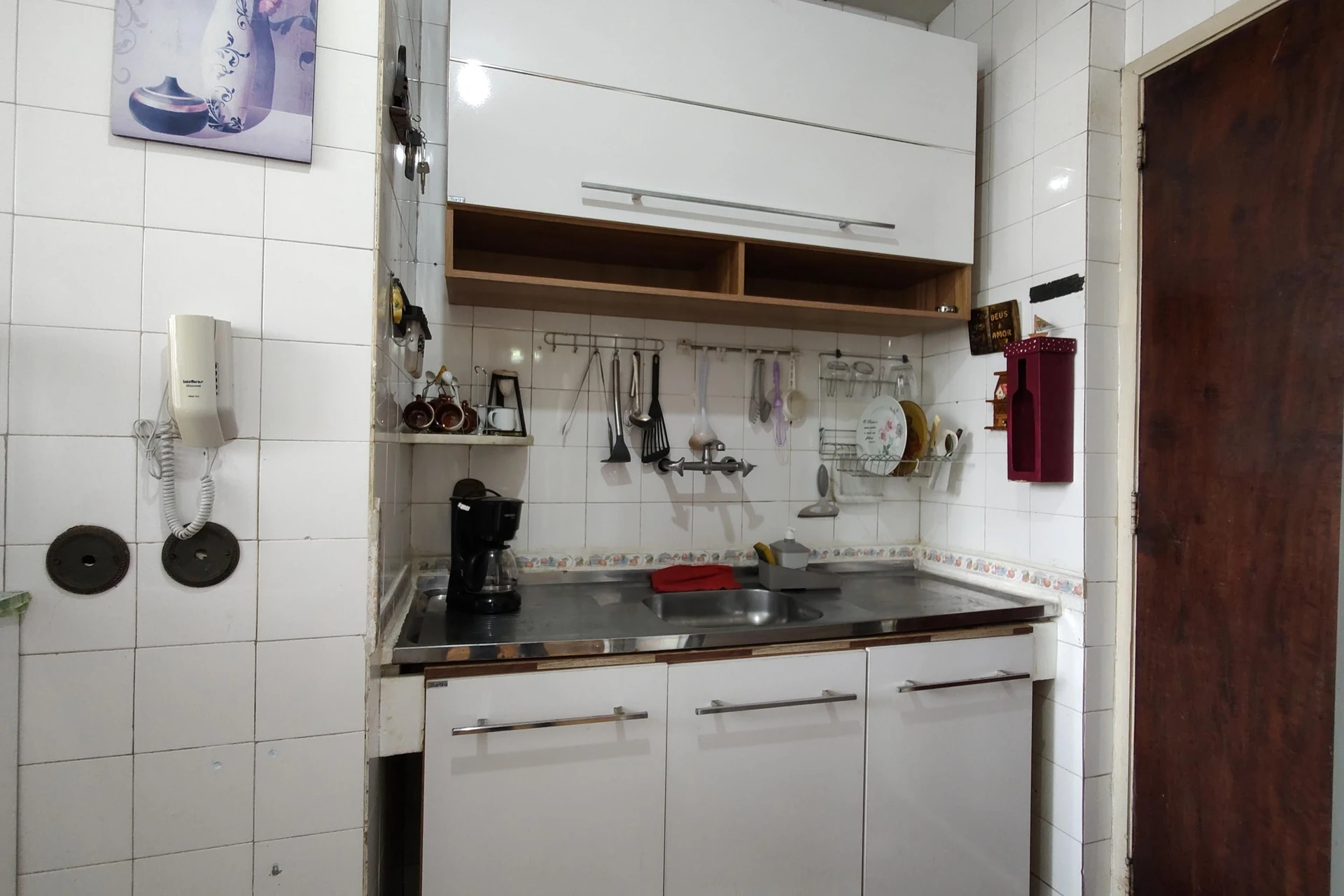 Furnished 2-bedroom apartment with a balcony — photo 8