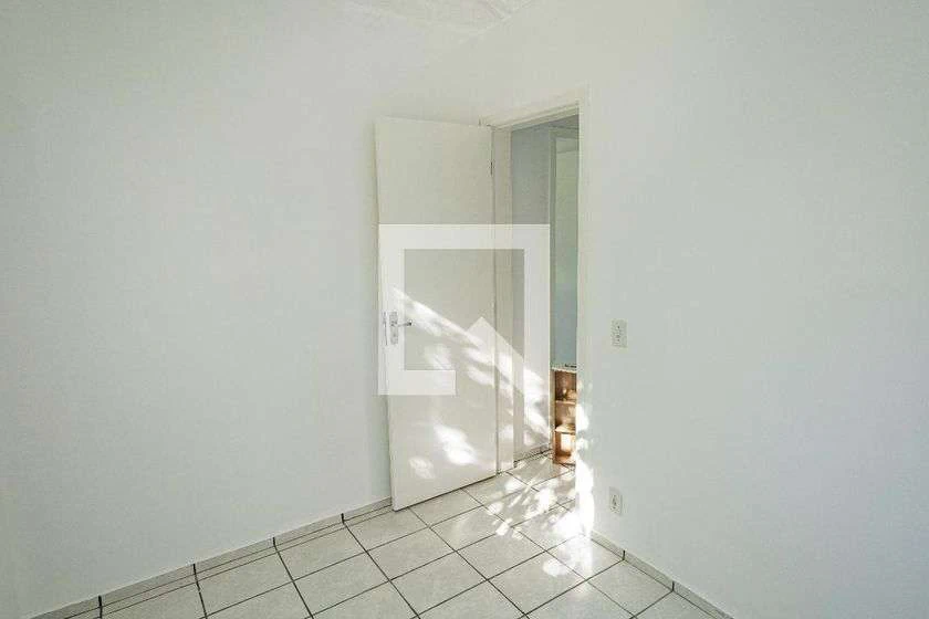 46 m² rental apartment with 2 bedrooms and glass shower — photo 20