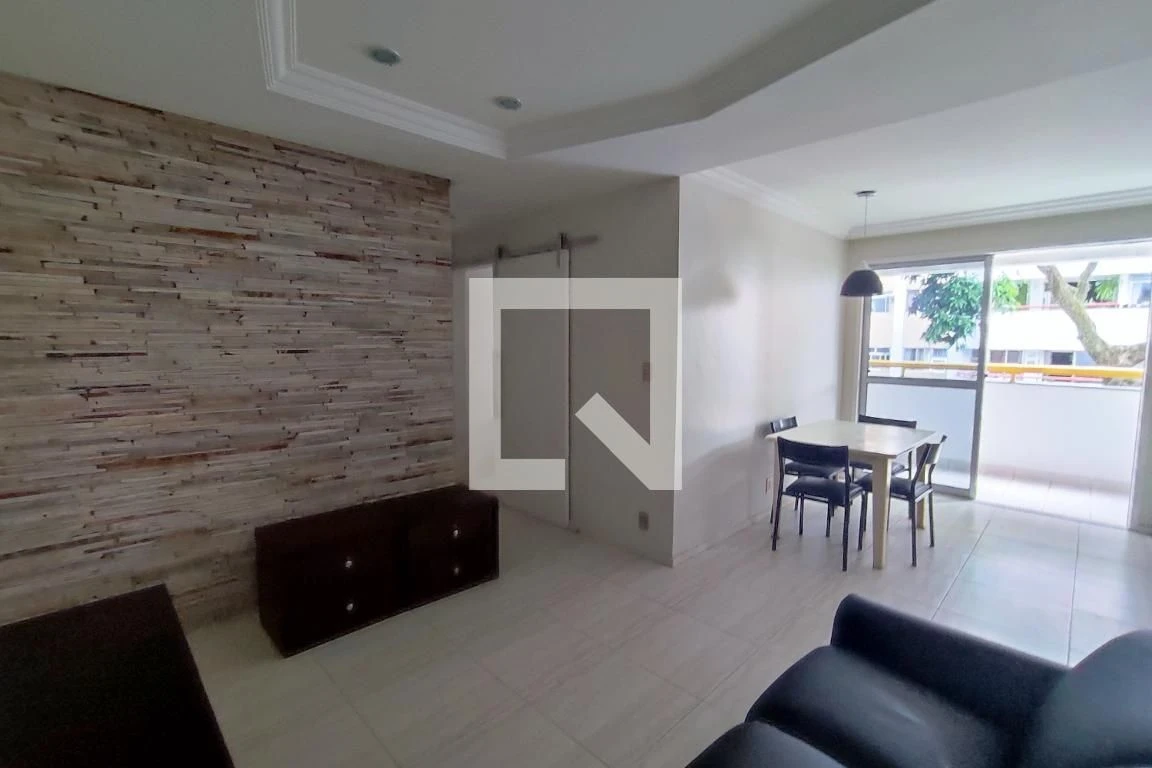 Furnished 2-bedroom apartment with open-plan kitchen — photo 19