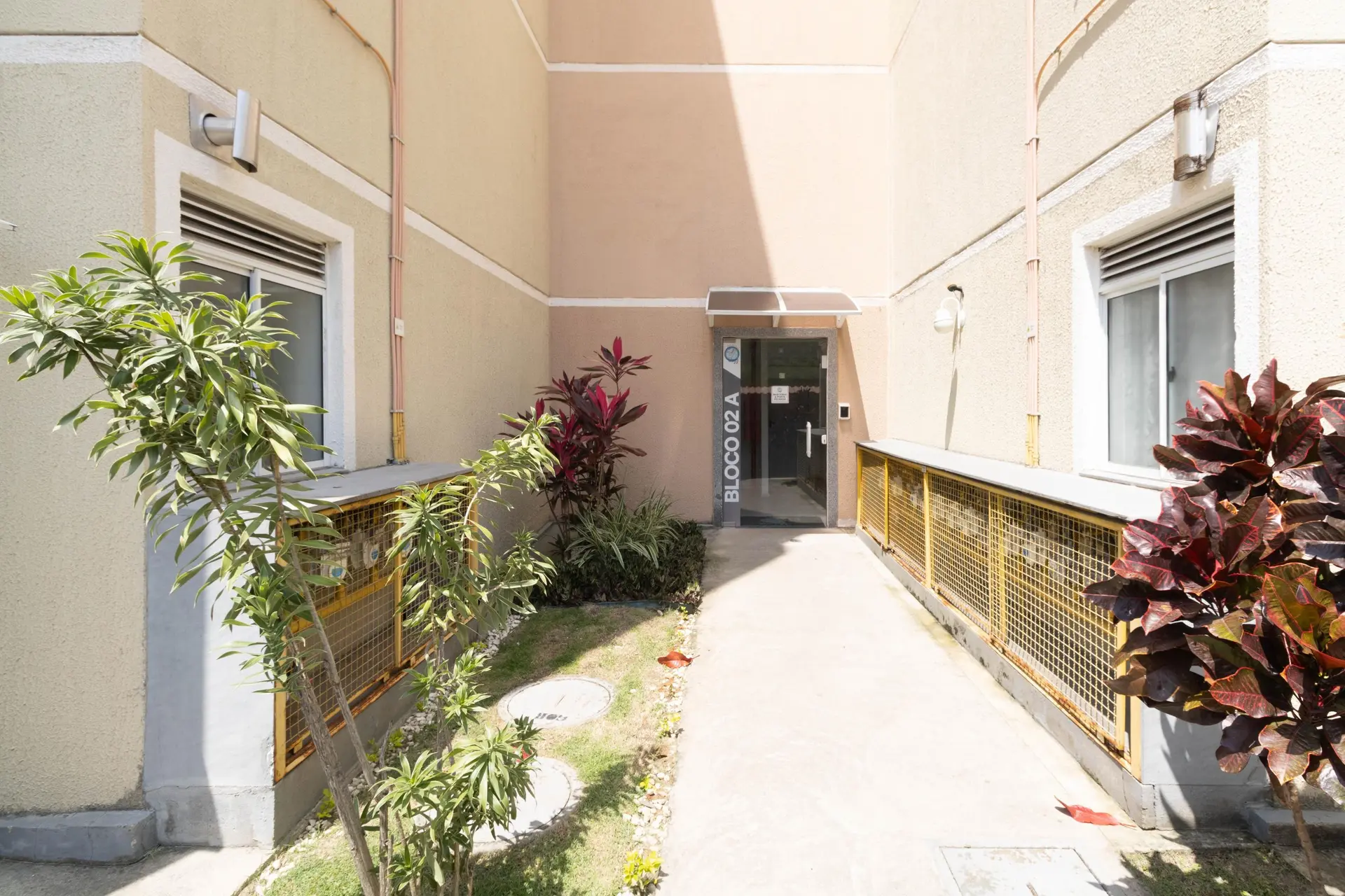 Балкон з грилем та 2 спальні: квартира 45 м² — photo 5