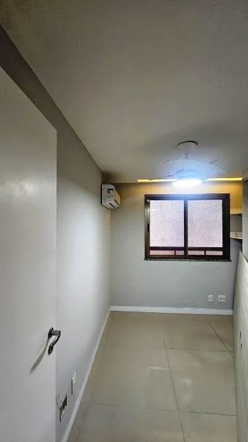 Unfurnished apartment with 3 bedrooms and 3 bathrooms — photo 13