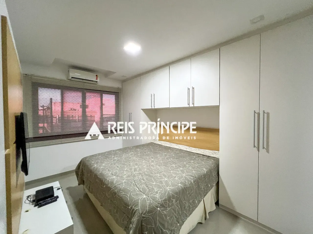 Furnished apartment with 5 bedrooms and a balcony — photo 13