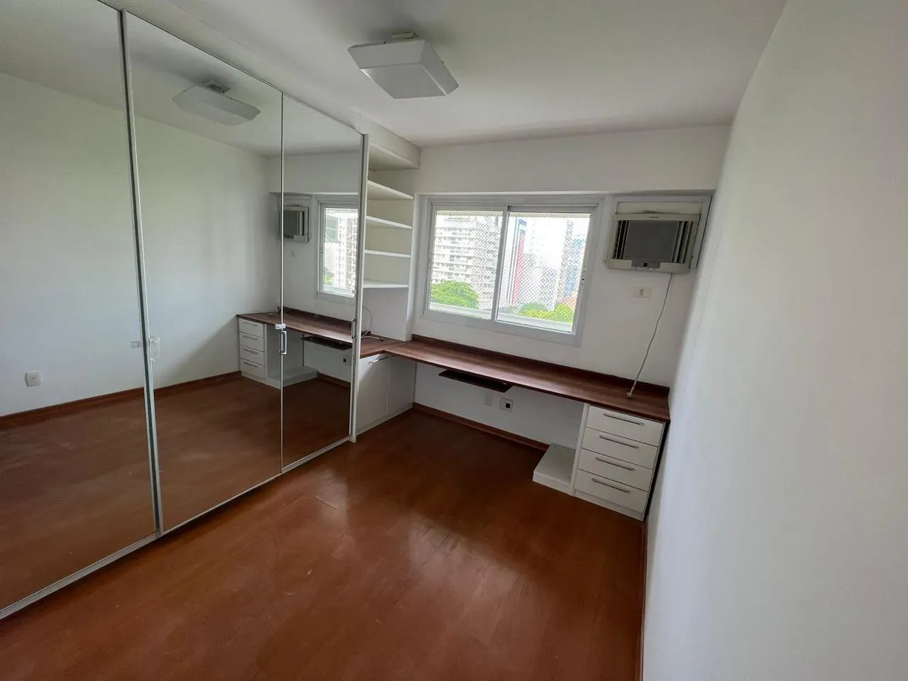 Furnished apartment with 2 bedrooms and 3 bathrooms — photo 3