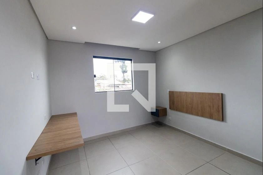 One-bedroom apartment with a home office