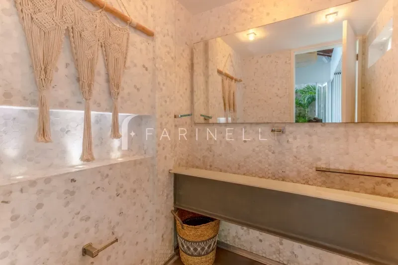 Furnished house with 5 bedrooms and open-plan kitchen — photo 14