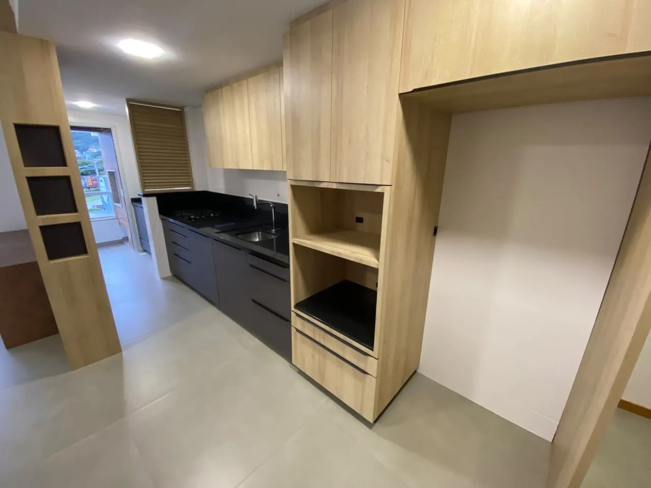 Apartamento mobiliado de 1 dormitório com varanda — photo 2