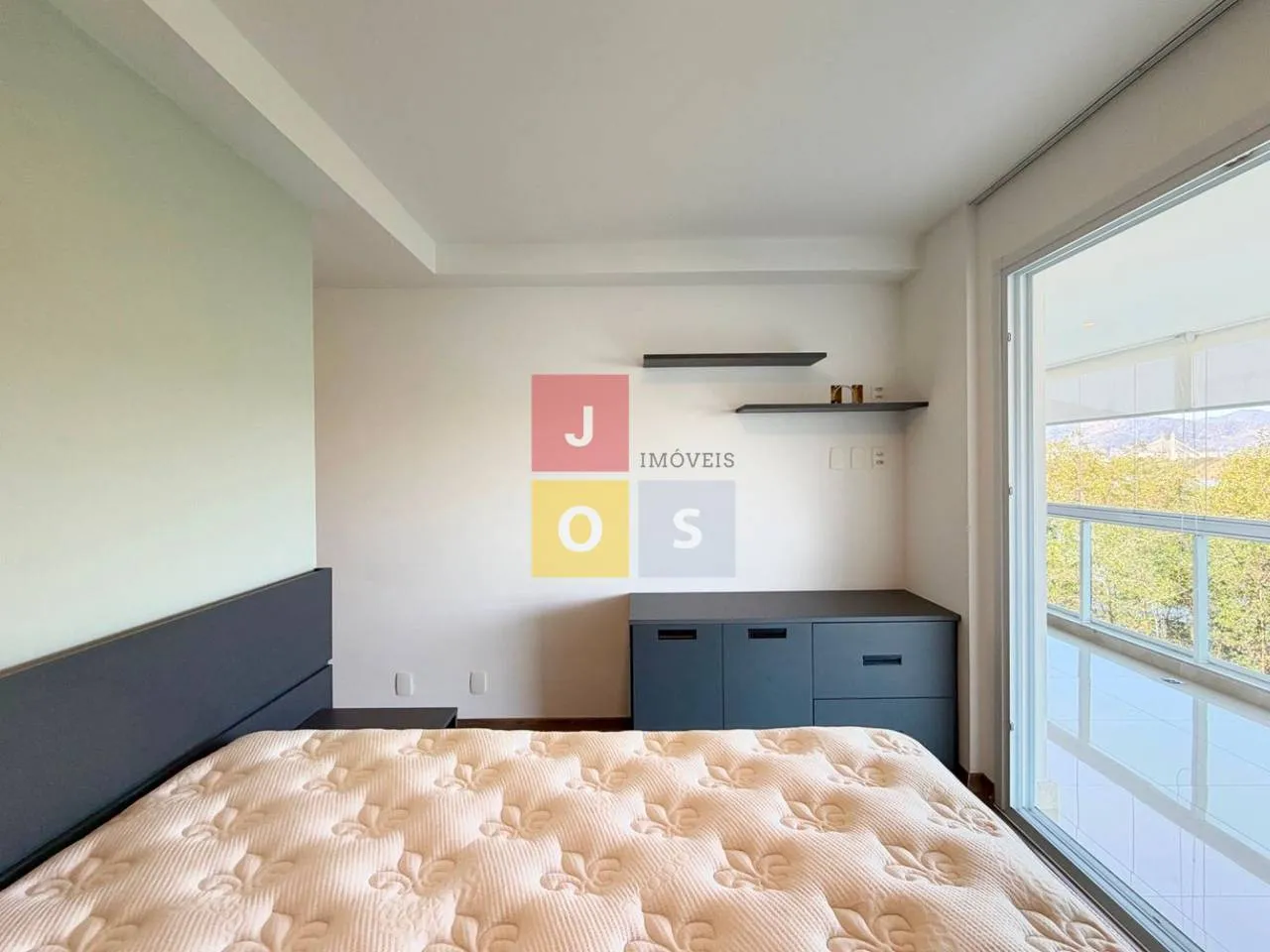 Furnished 4-bedroom suite apartment with 156 m² — photo 77