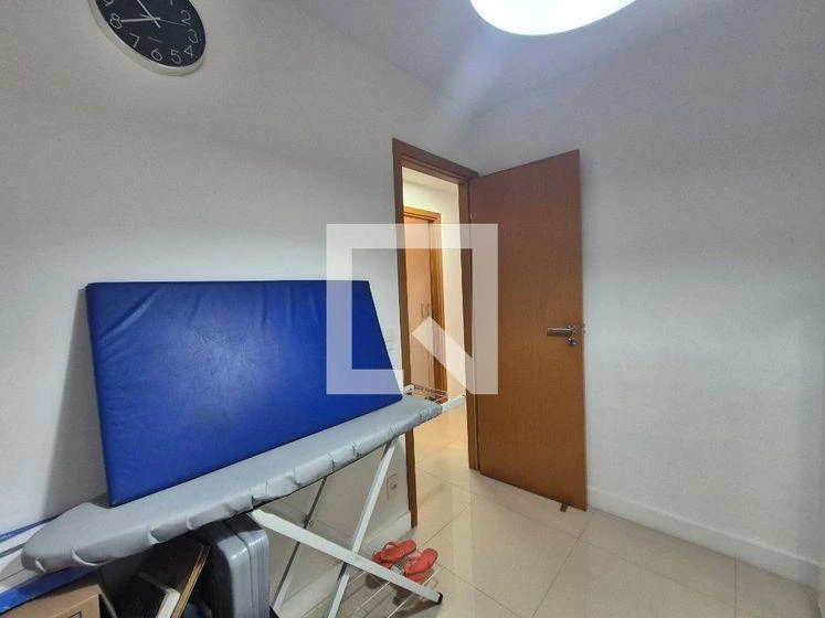 Glass-enclosed balcony in a 3-bedroom apartment, 76 m² — photo 7