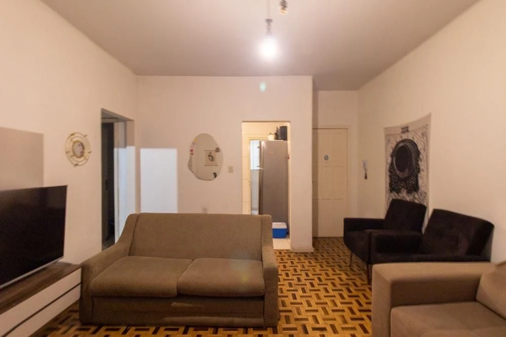 Furnished 2-bedroom apartment with desk workspace corner — photo 6