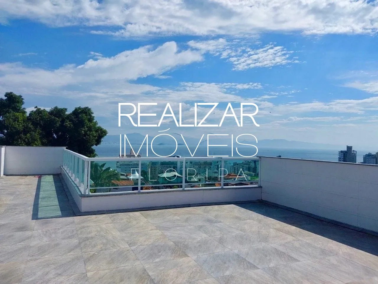 Furnished 4-bedroom house with private pool and BBQ