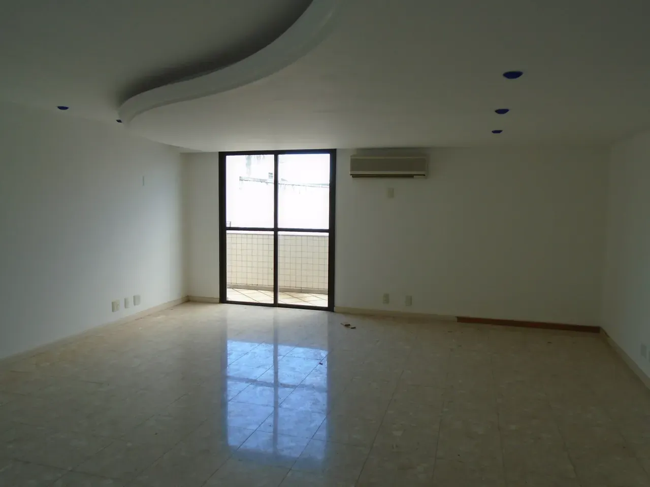 Apartamento, 302 m², com janelas do piso ao teto — photo 13