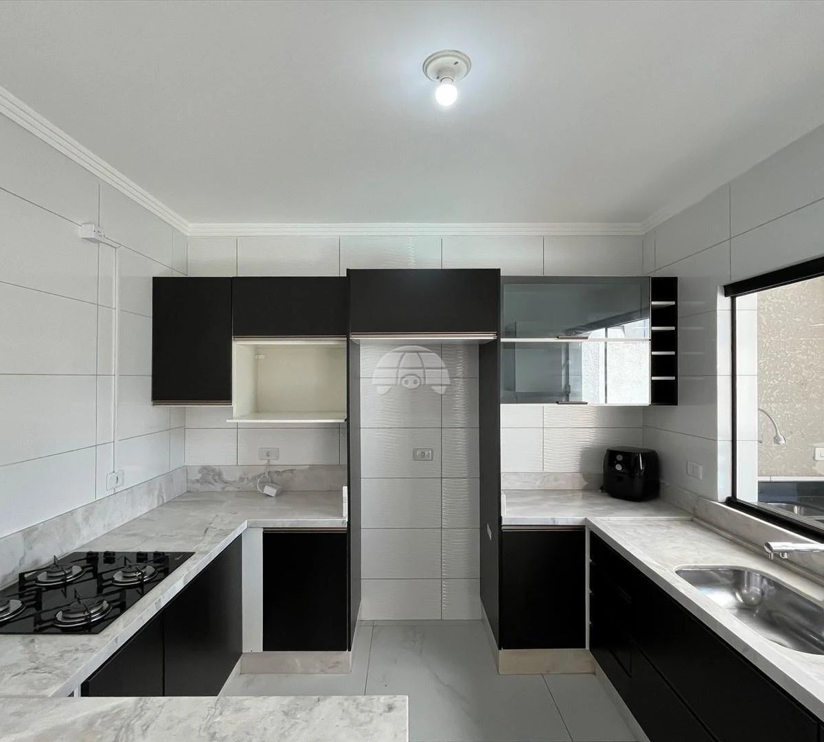 3-bedroom house with a grill on the balcony in Curitiba — photo 26