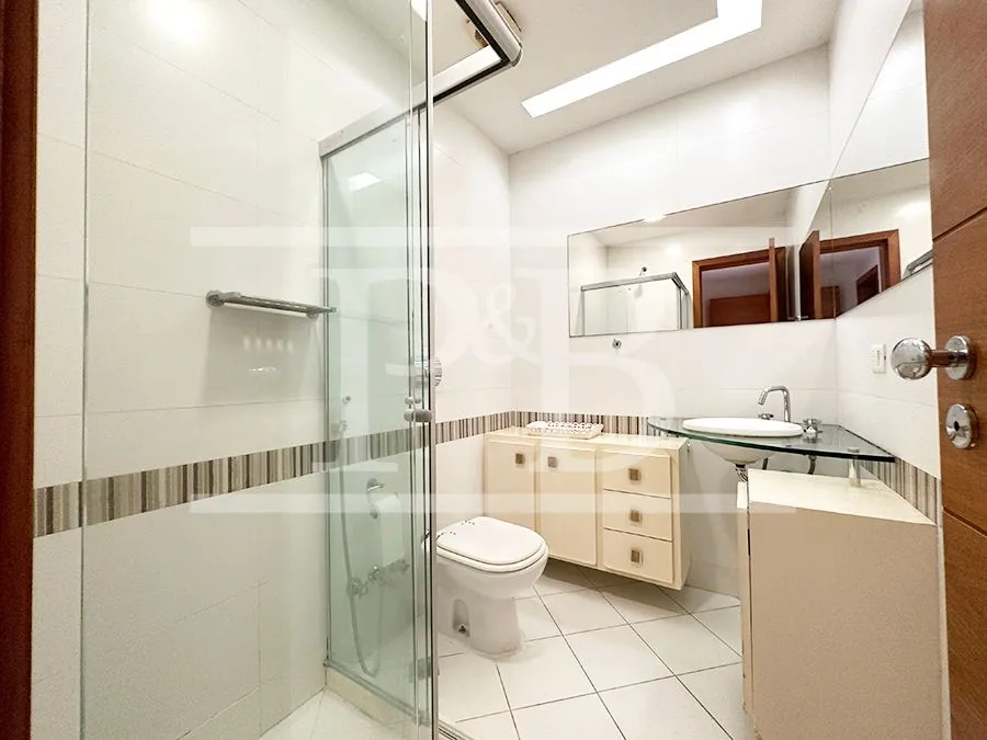 4-bedroom apartment with 4 bathrooms and 190 m² — photo 30