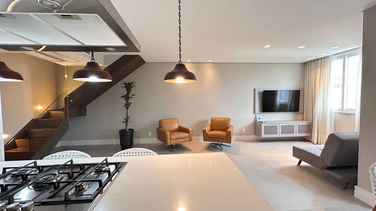 Duplex penthouse with 1 bedroom and 2 bathrooms — photo 6