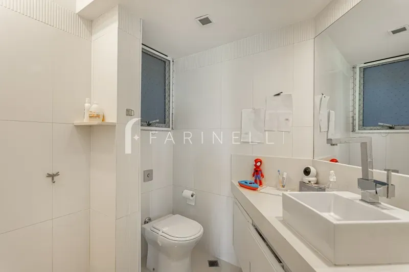 Furnished apartment with 4 bedrooms and 5 bathrooms — photo 11