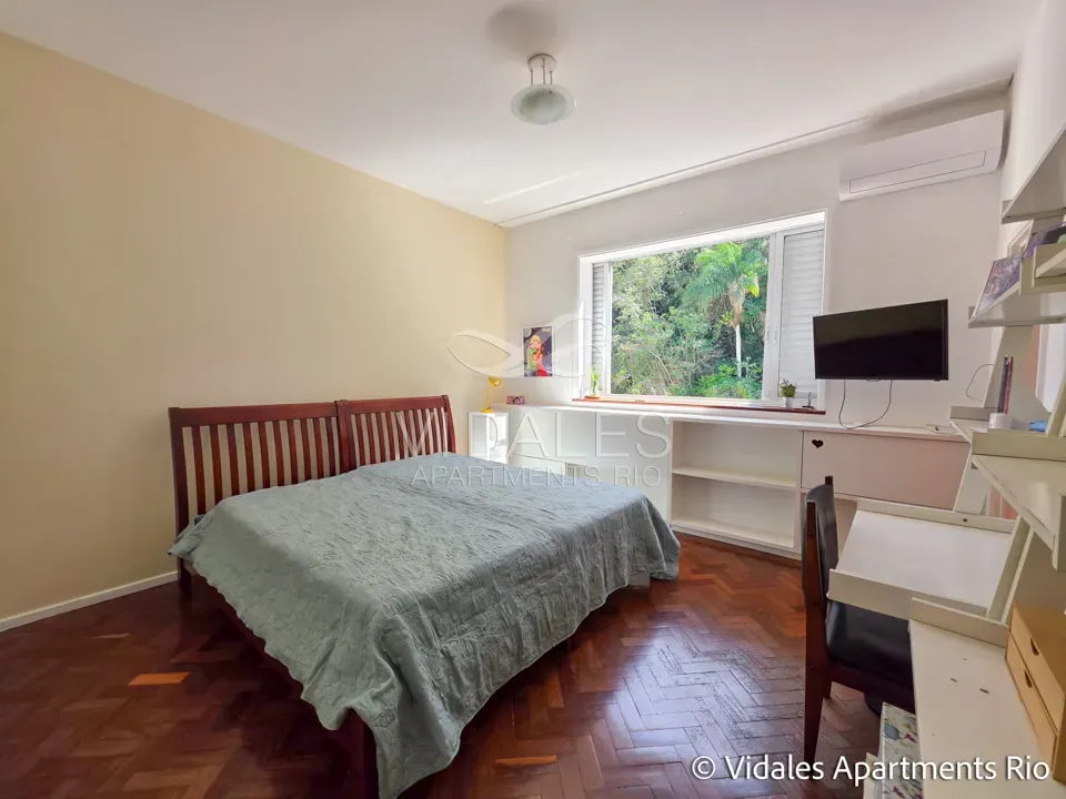 Furnished 715 m² apartment with 4 en-suite bedrooms — photo 92