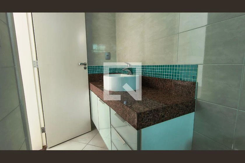 Casa de 300 m² com 3 suítes e 6 banheiros — photo 4