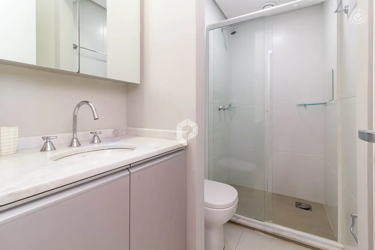 1-bedroom apartment with an open-plan kitchen — photo 13