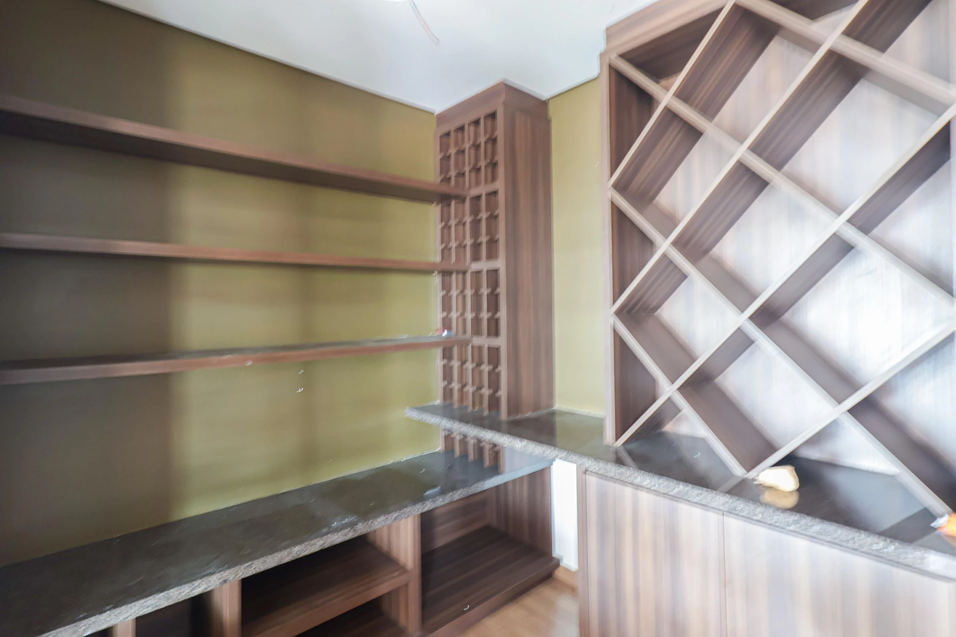 Furnished apartment, 266 m², with a bathtub — photo 67