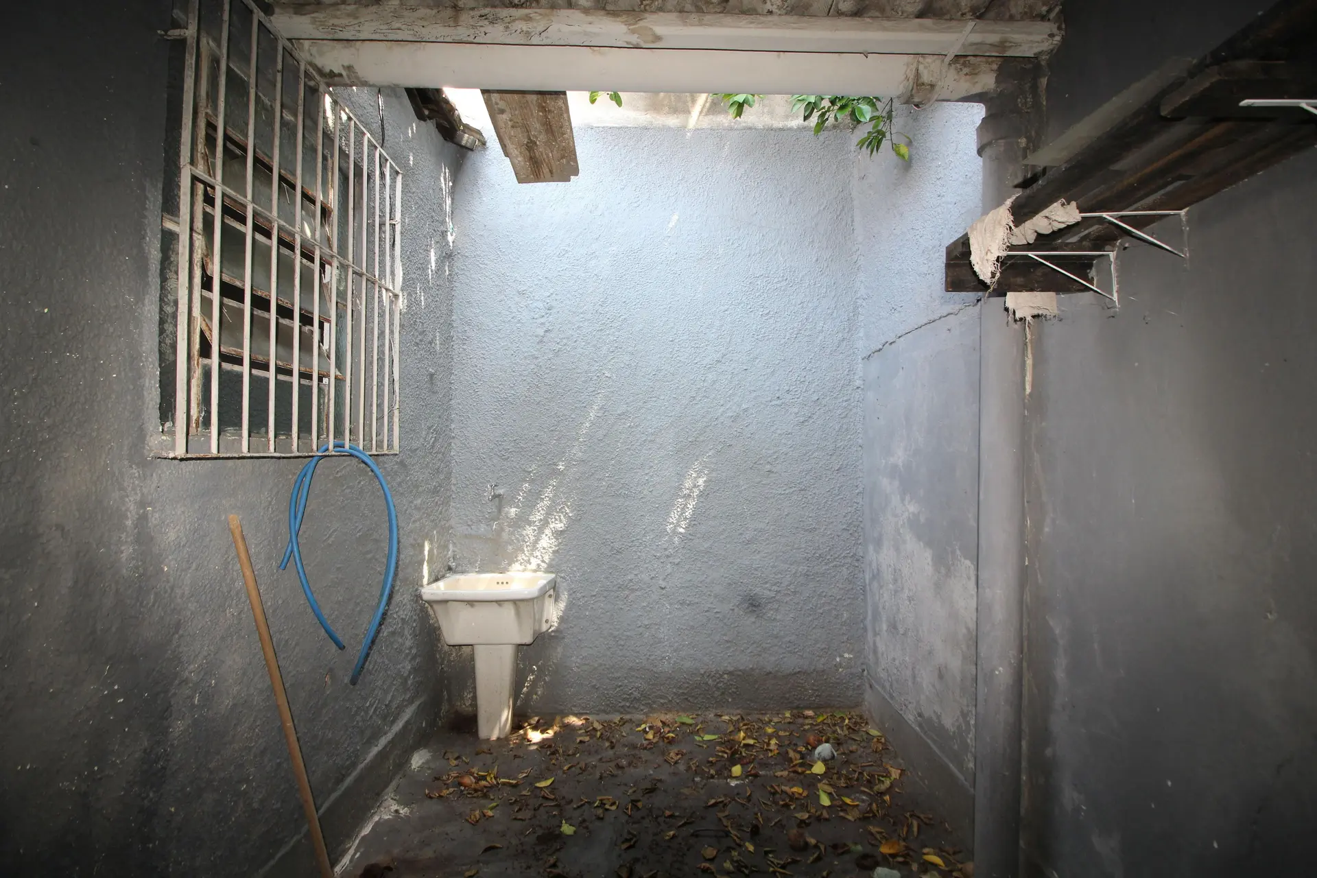 One-bedroom house with a garden — photo 14