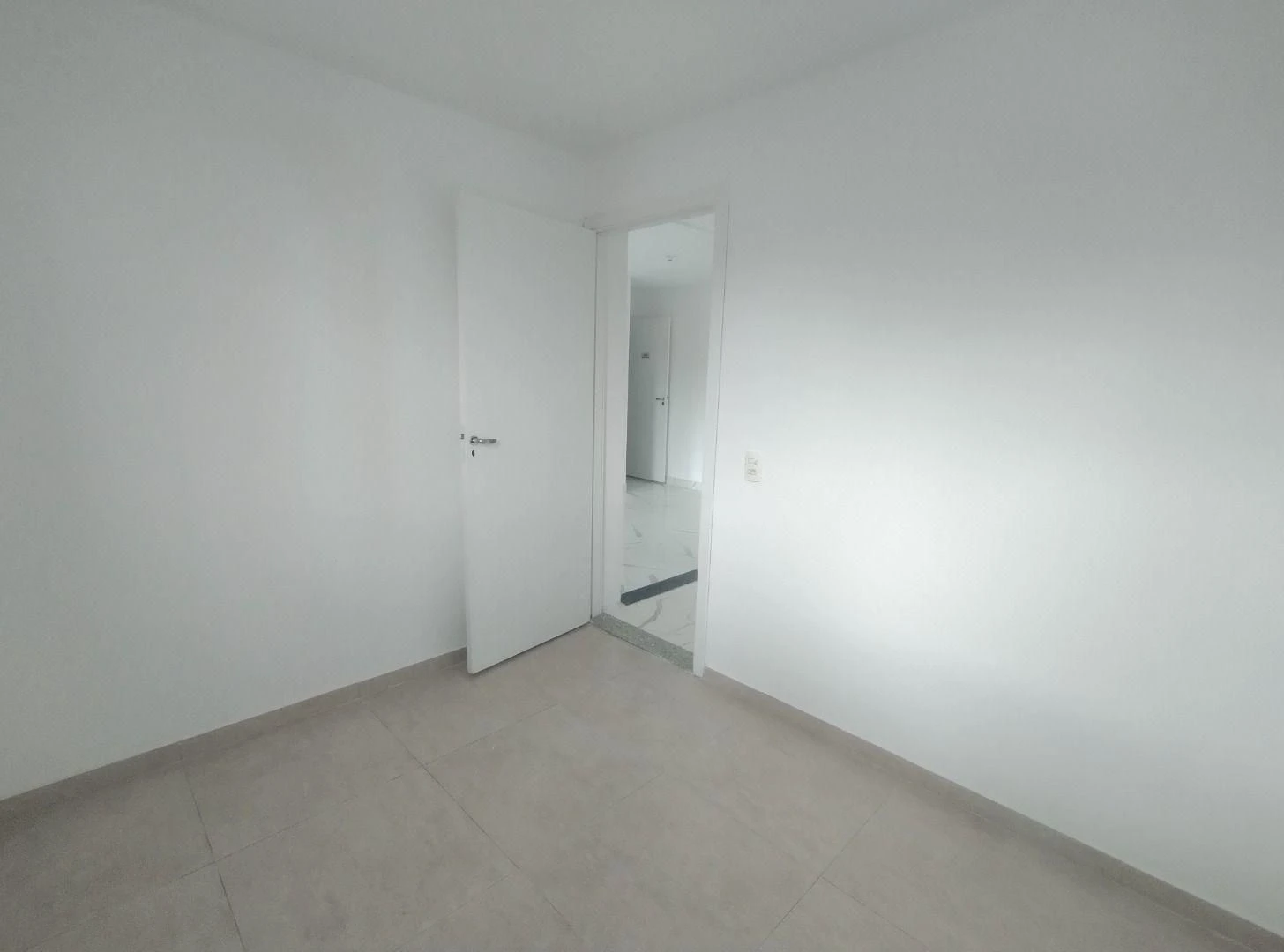 Apartamento sem mobília com 2 quartos e varanda — photo 14