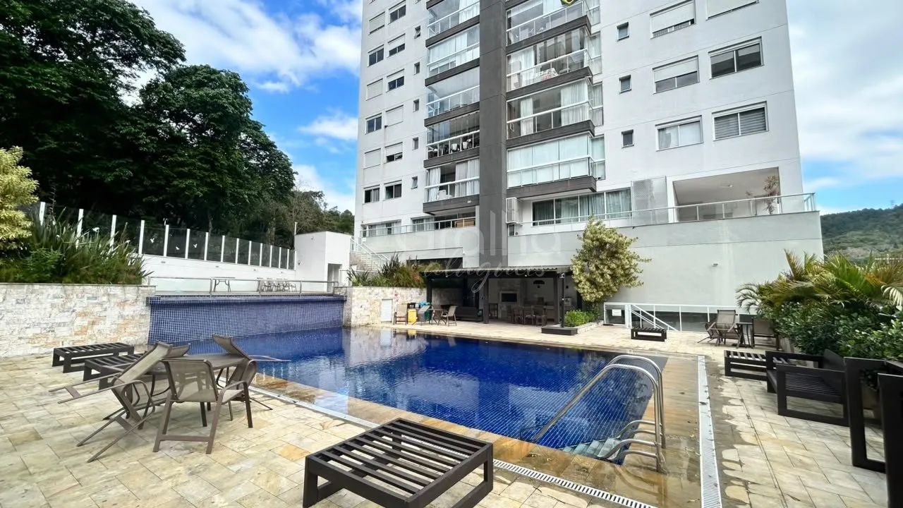 Furnished apartment, 119 m², with floor-to-ceiling windows — photo 31