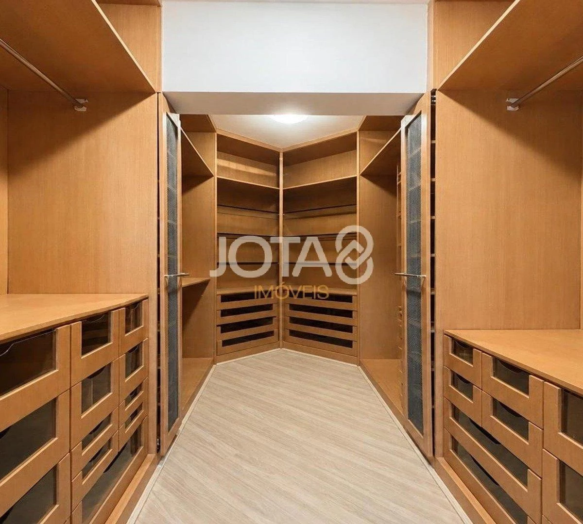 Departamento de 4 dormitorios con bañera