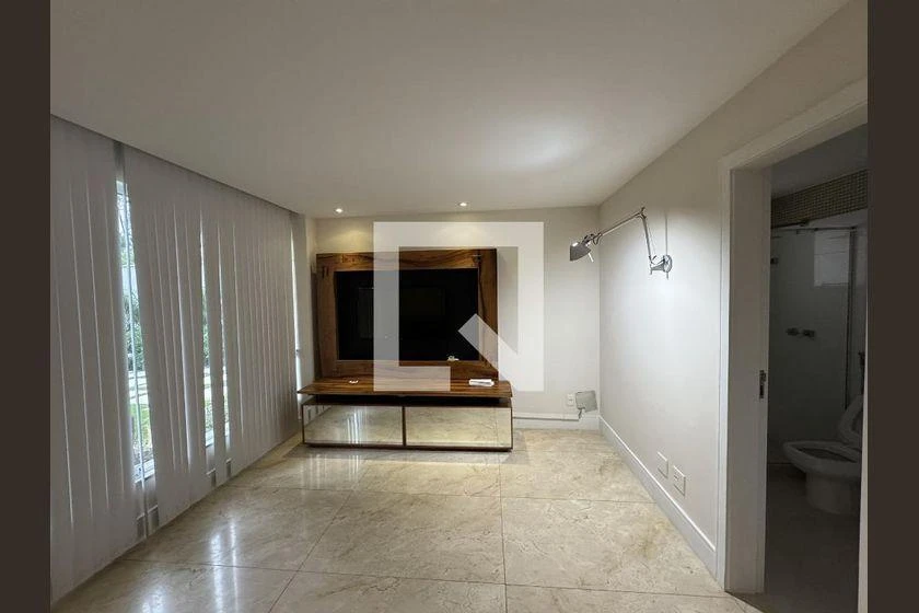 5 quartos e banheira: casa de 1000 m² — photo 10