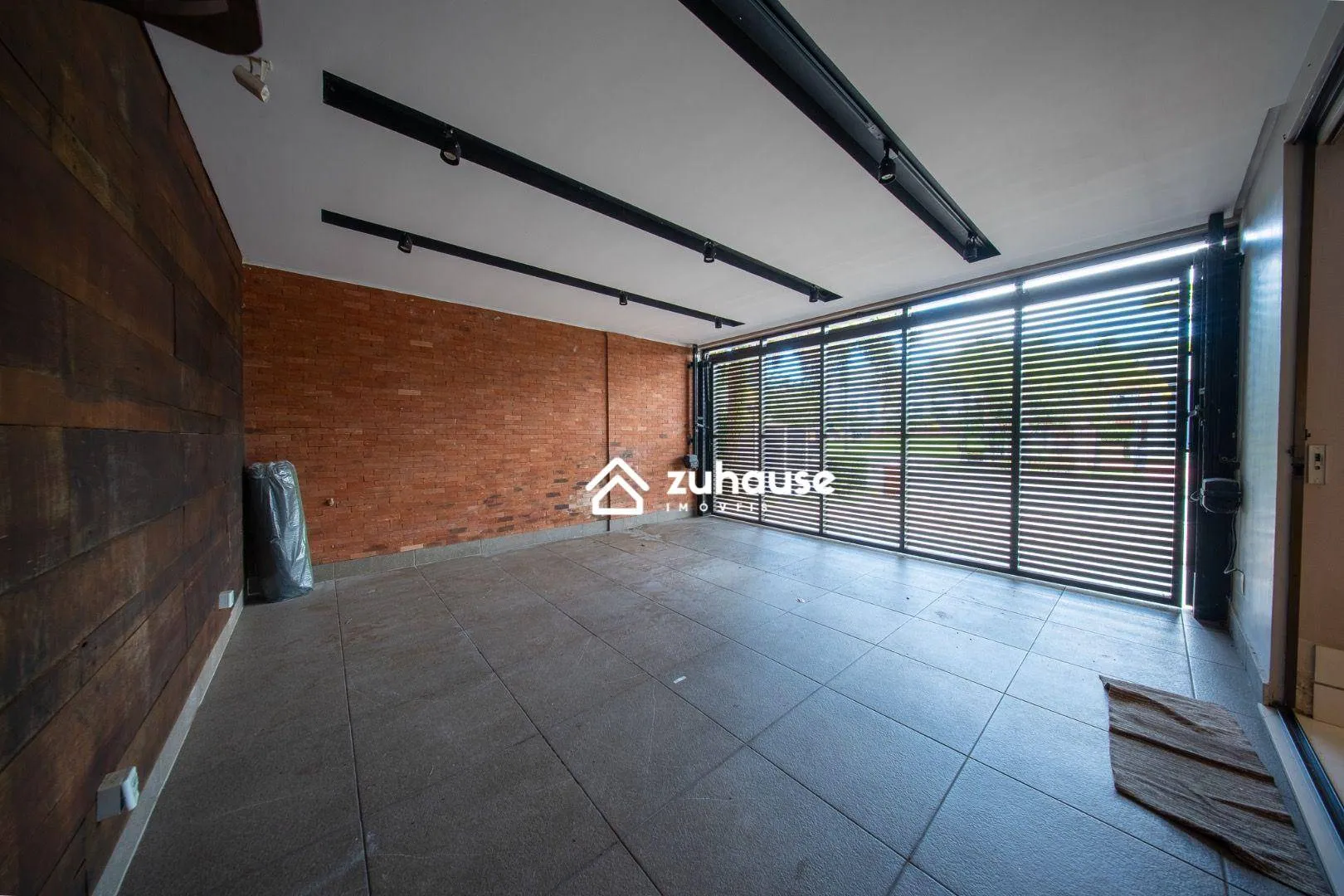 Unfurnished house with 4 bedrooms and open-plan kitchen — photo 23