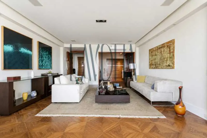Apartamento com 4 quartos e janelas do chão ao teto — photo 2