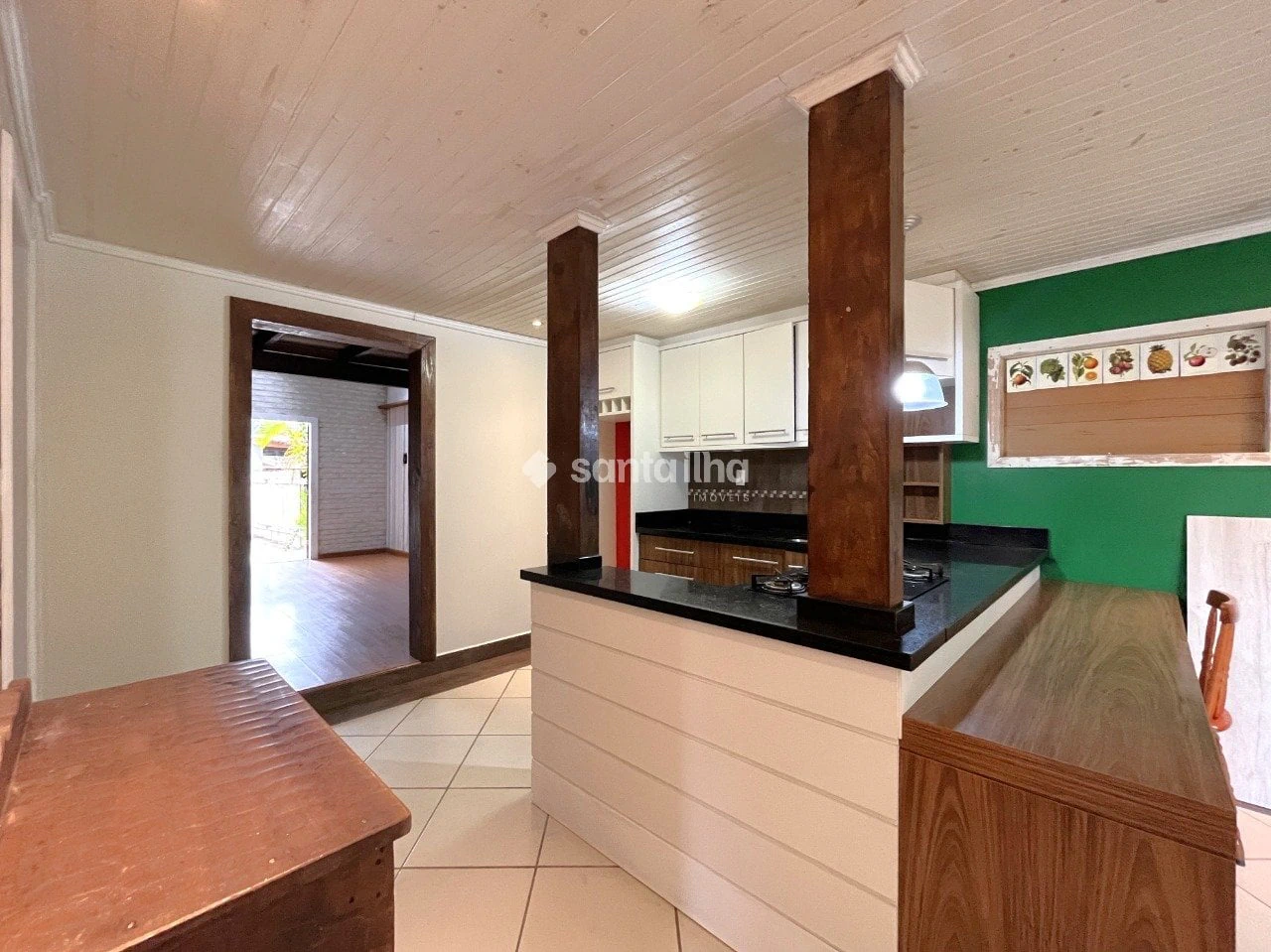 3-bedroom house with a bathtub — photo 5