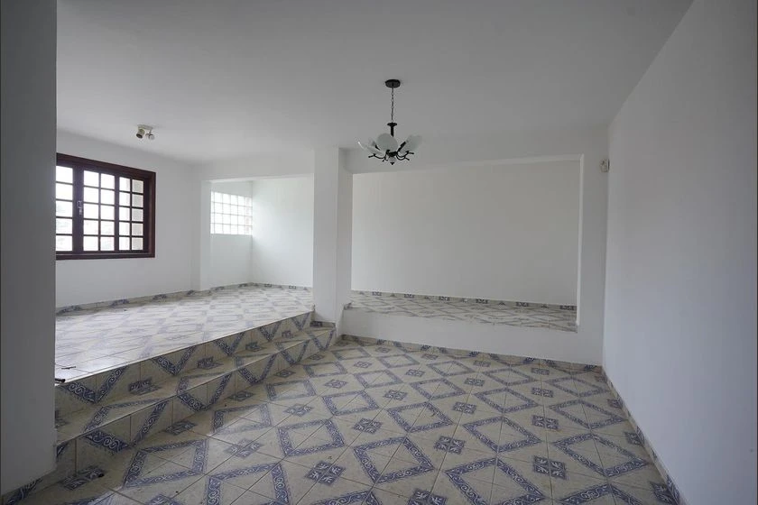 House with 7 bedrooms and 3 en-suite bathrooms