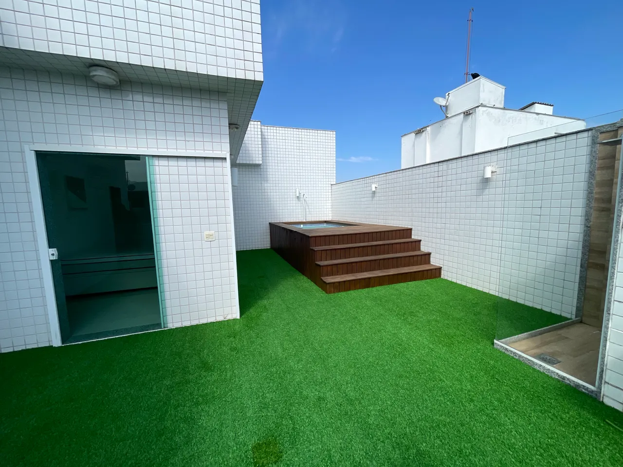 Penthouse with 350 m² and a gas stove kitchen — photo 16