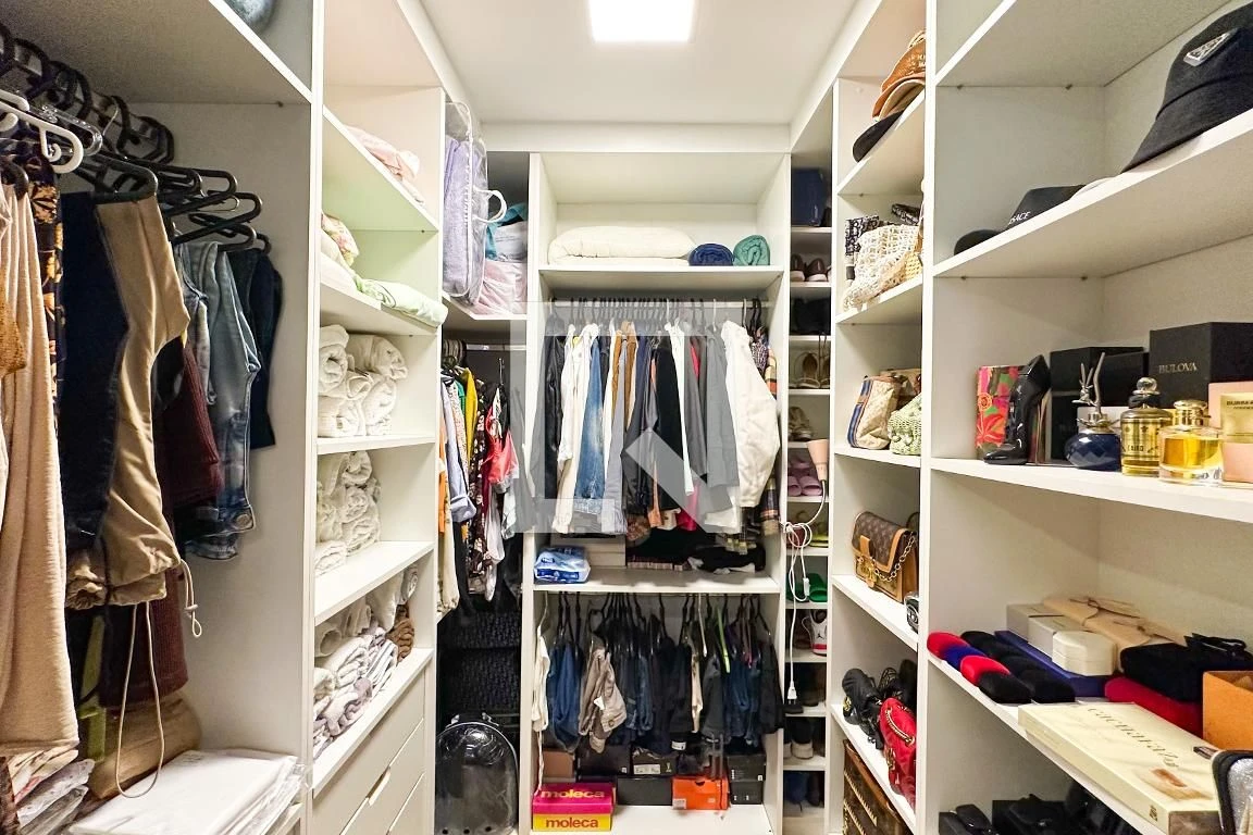 Furnished apartment, 144 m², with a walk-in closet — photo 11