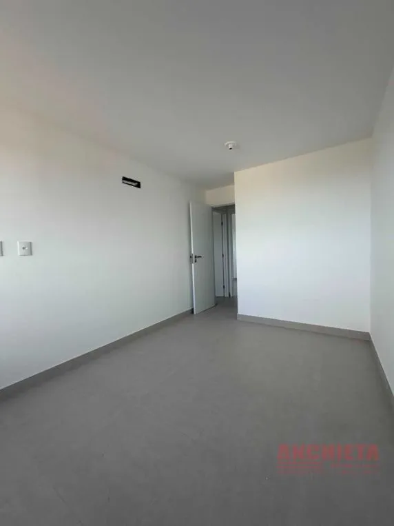 Невмебльована квартира 95 м² з 3 спальнями та 2 місцями — photo 3
