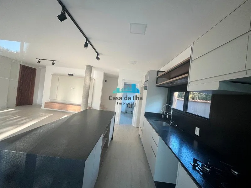 4-bedroom house with a garden in Florianópolis — photo 2