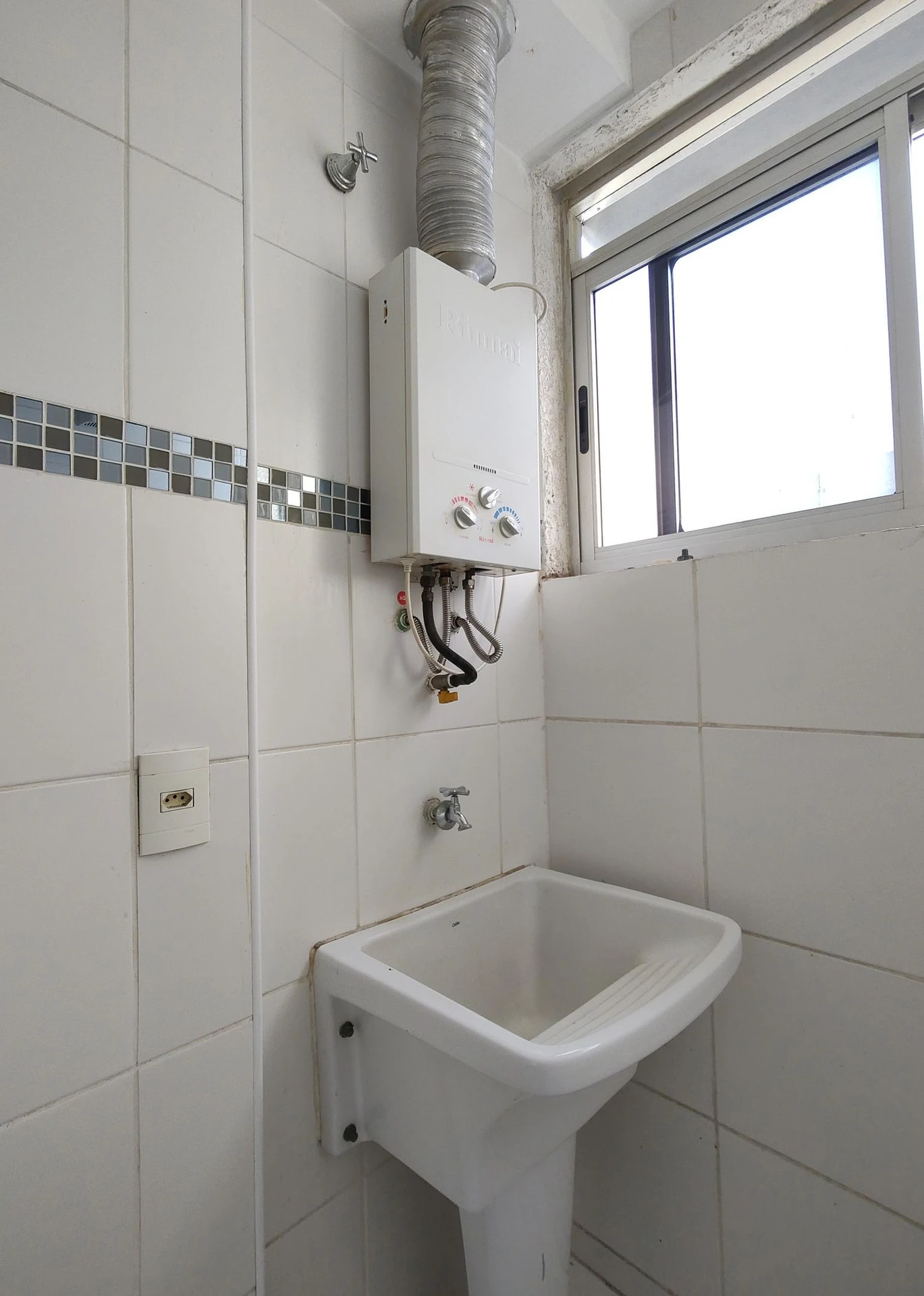 Квартира в оренду з 2 спальнями, 1 ванною та 1 місцем — photo 58
