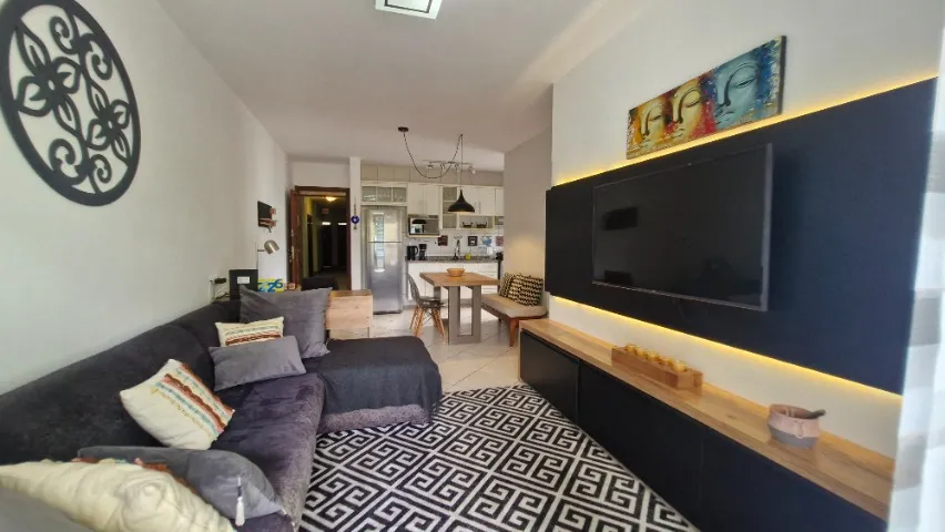 Apartamento mobiliado com cozinha americana e 2 quartos