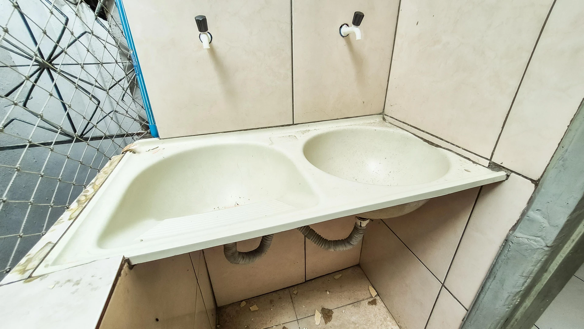 Apartment with no parking, 2 bedrooms and 1 bathroom — photo 46