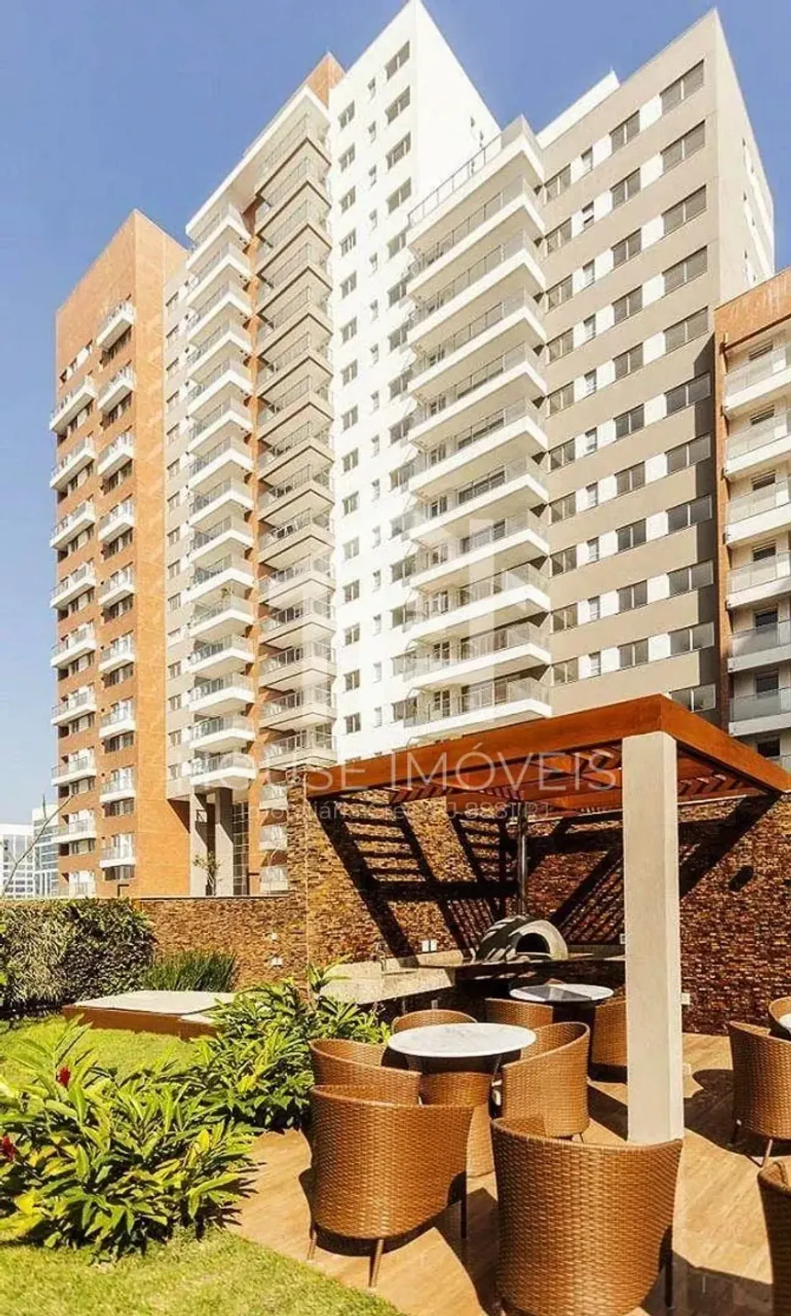 Furnished 65 m² apartment with 1 en-suite and 1 parking space — photo 33