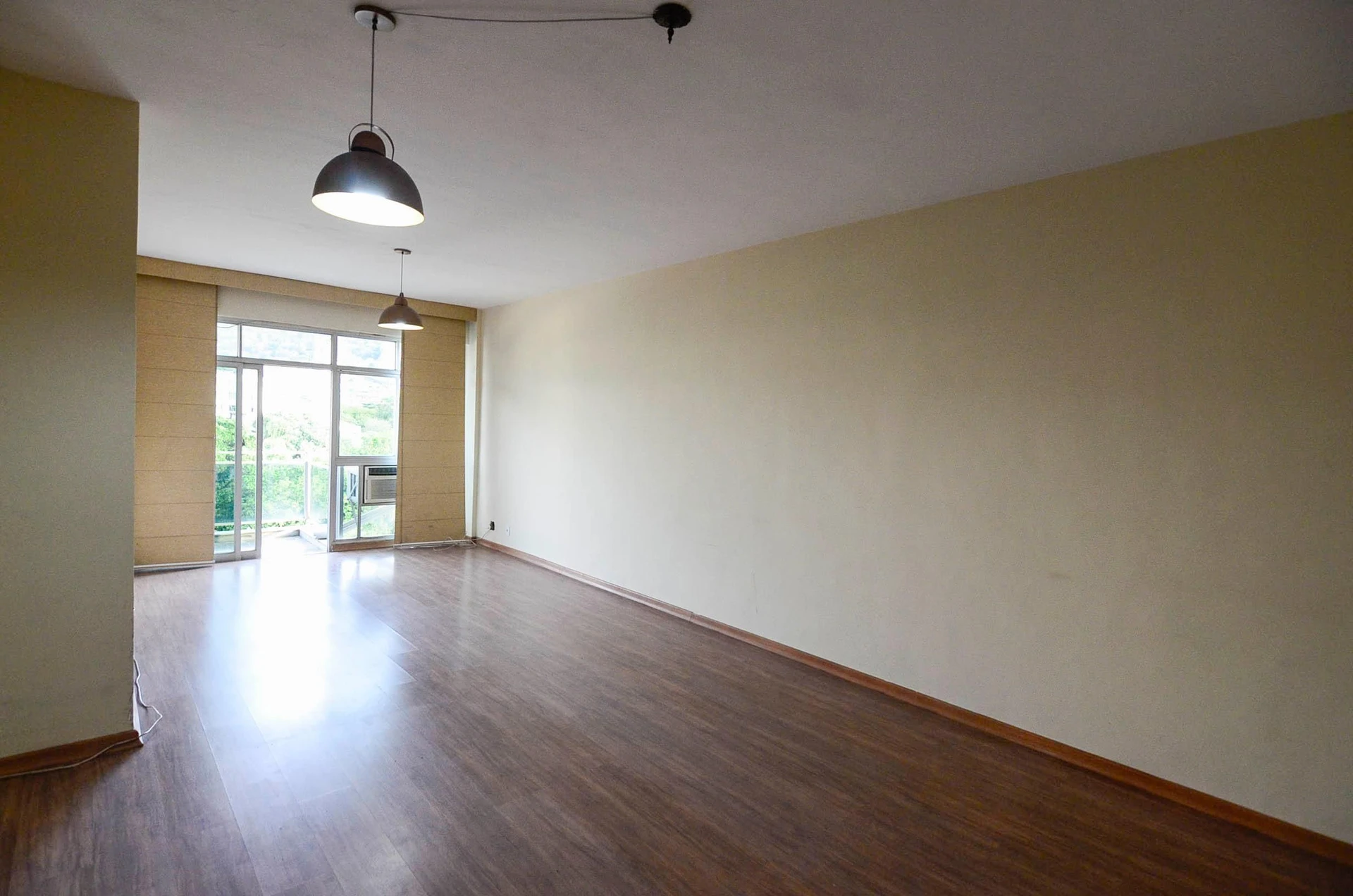 Apartamento para alugar com 4 quartos, 1 suíte e varanda — photo 4