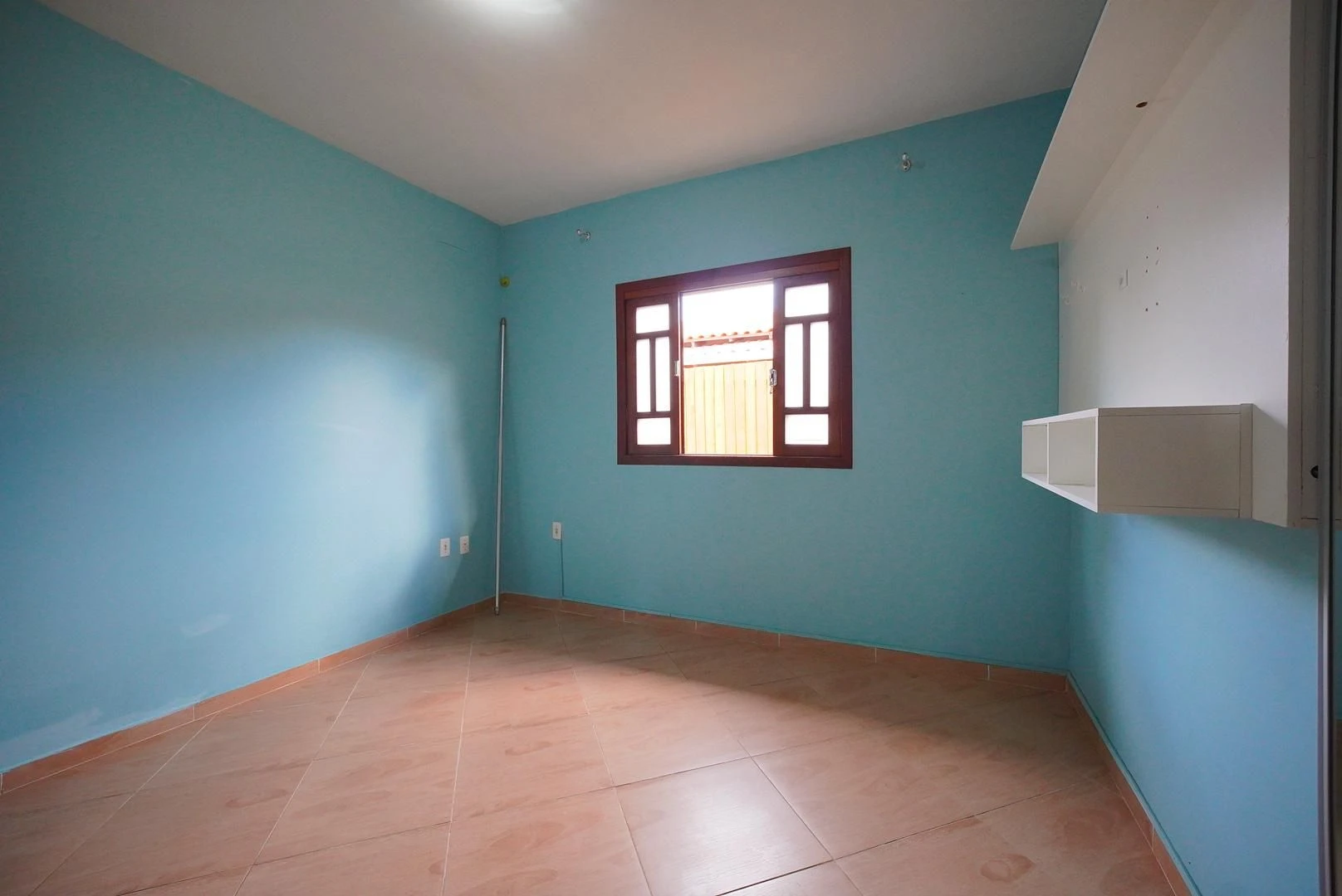 78 m² house with a jacuzzi and a bathtub — photo 16