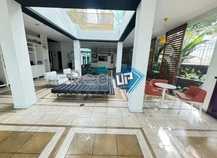 Mountain view in a 2-bedroom apartment, 110 m² — photo 21