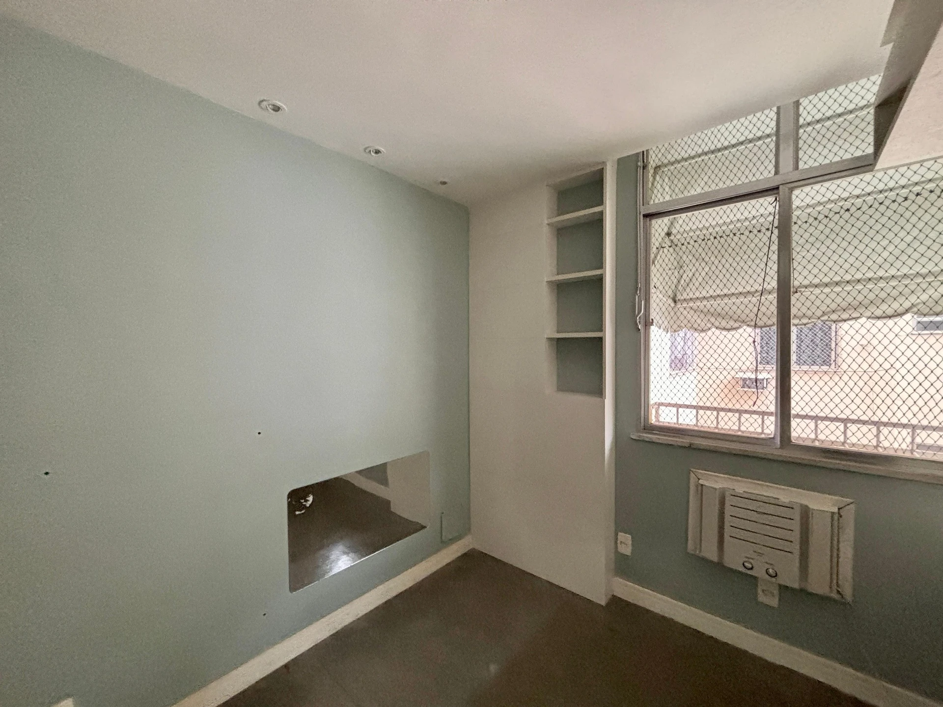 3-bedroom apartment with open-plan gas kitchen — photo 5