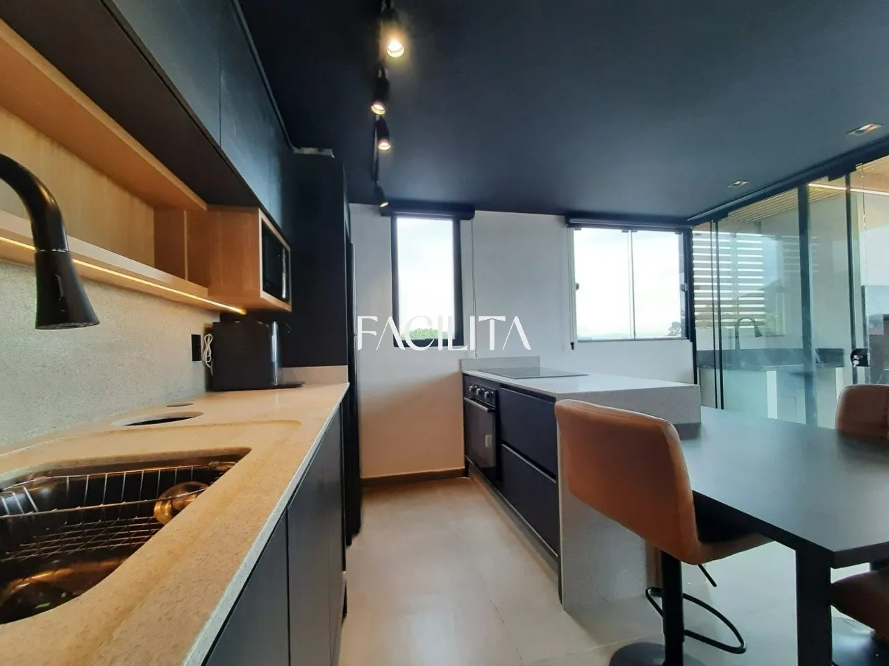 Меблированная мансарда 30 м² с 1 спальней — photo 2