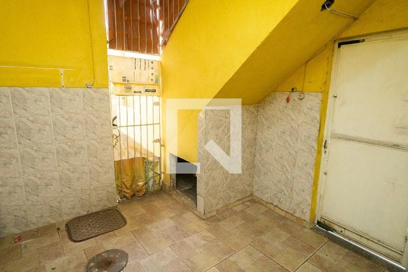 3-bedroom house with private garden and laundry area — photo 29