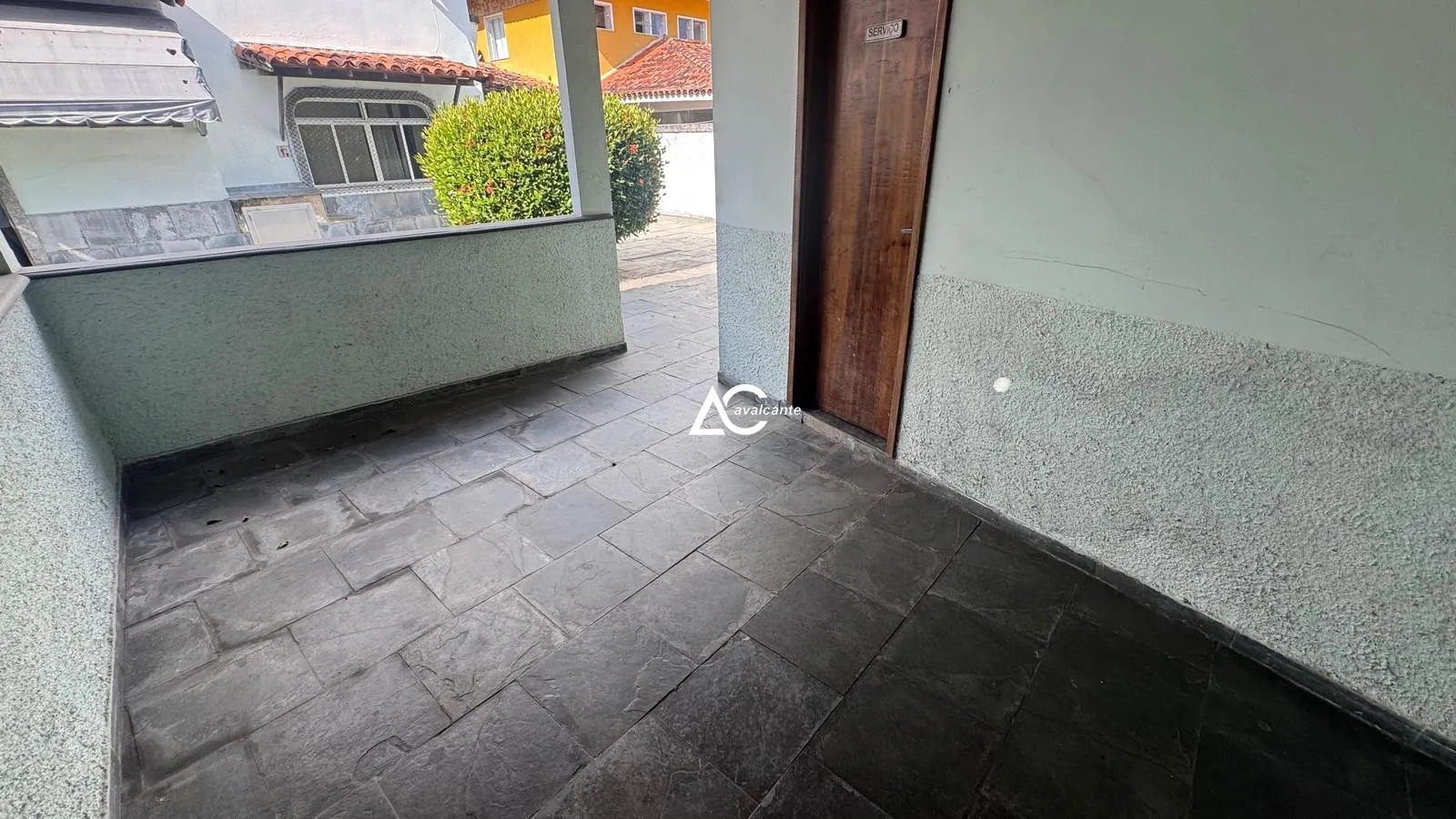 Furnished duplex house with 4 bedrooms and 600 m² — photo 52