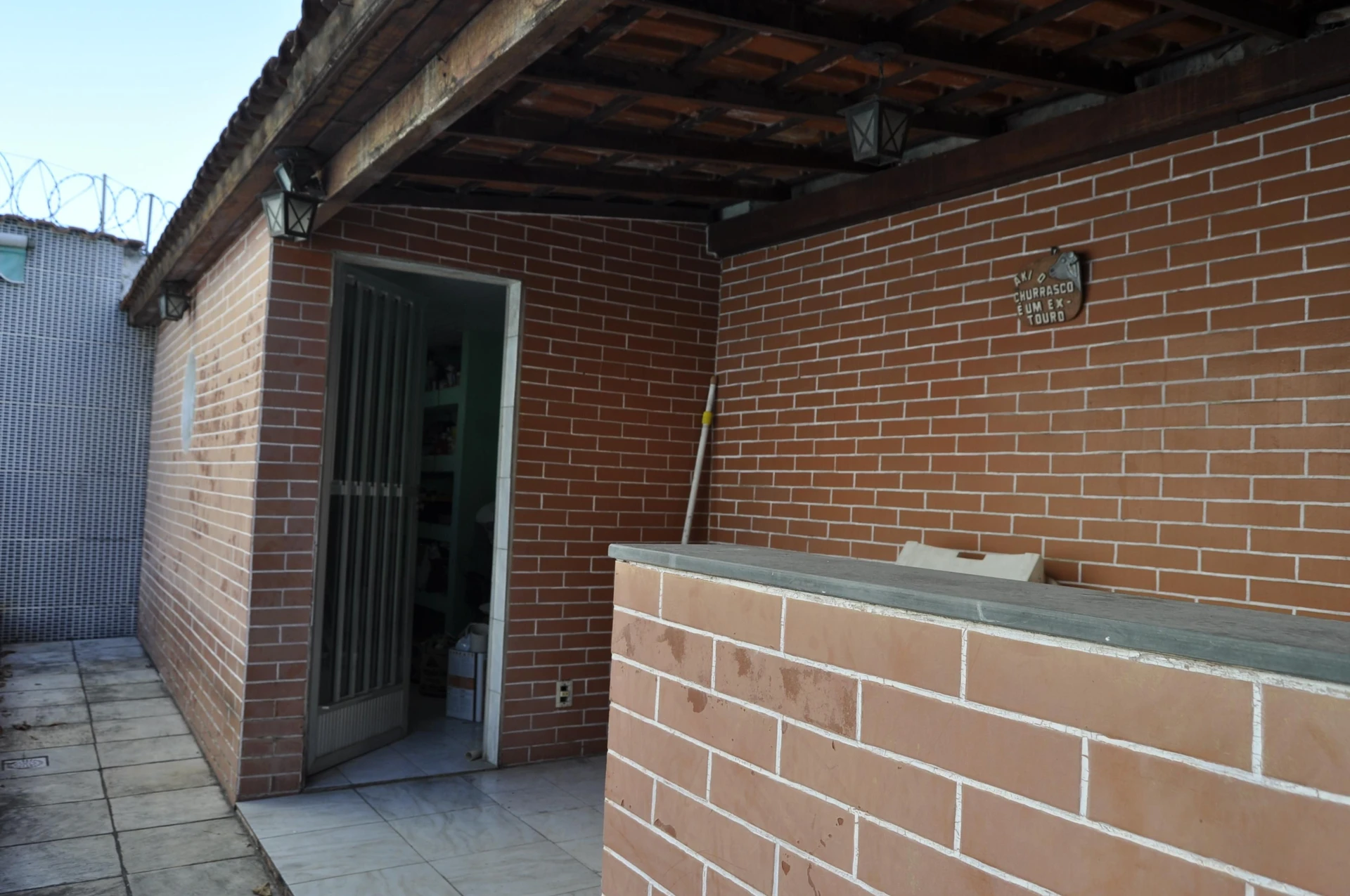 Rental house with 6 bedrooms and 4 bathrooms — photo 41